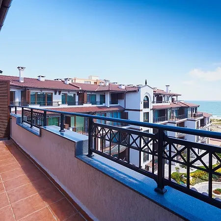 Rose Gardens Aparthotel 4*