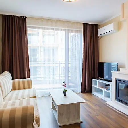 Rose Gardens Lejlighedshotel 4*