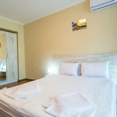 Rose Gardens Aparthotel 4*