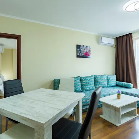 Rose Gardens Aparthotel Pomorie